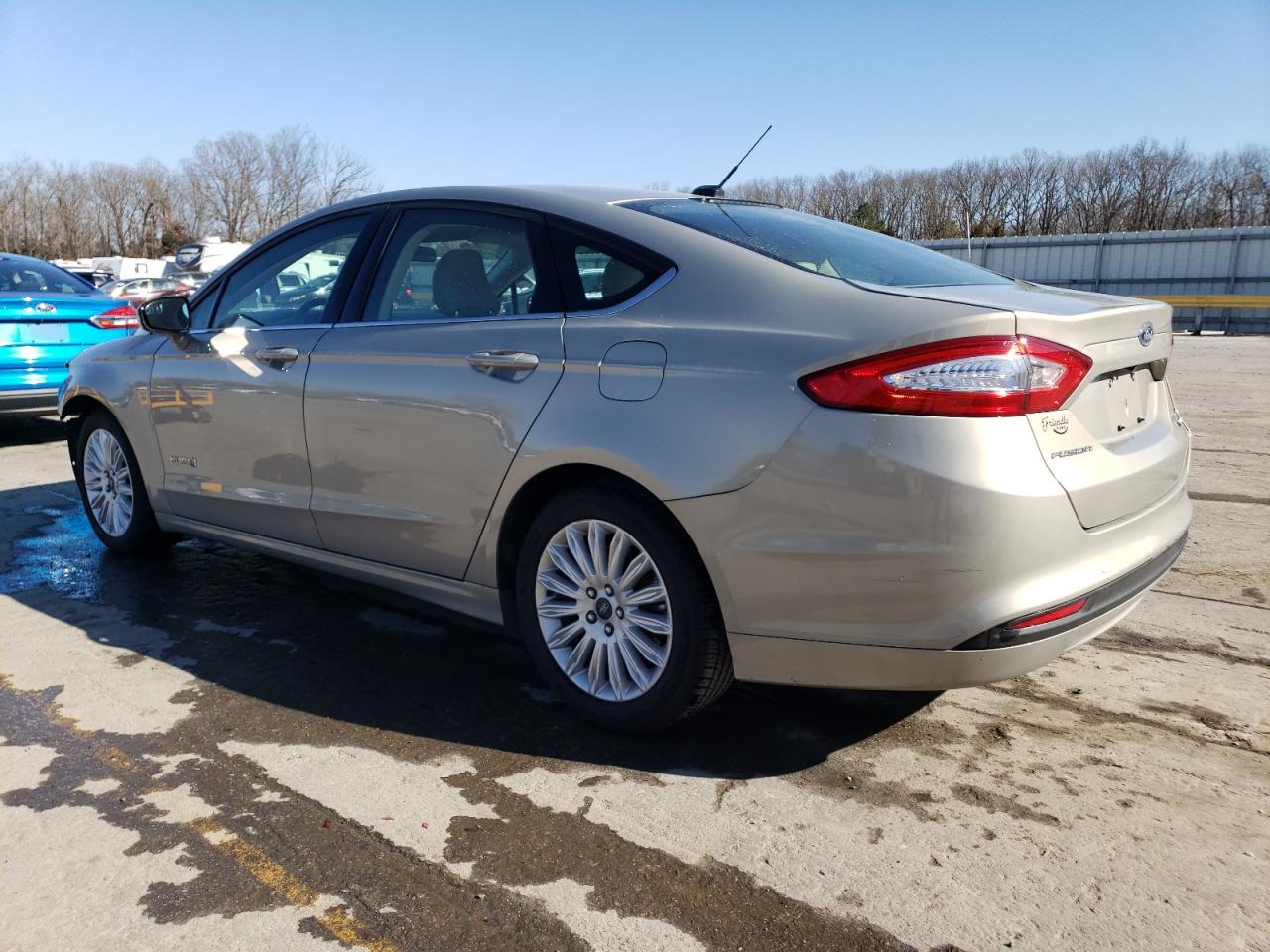 Photo 1 VIN: 3FA6P0LU4FR172275 - FORD FUSION 