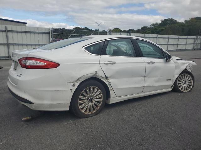 Photo 2 VIN: 3FA6P0LU4FR214086 - FORD FUSION SE 