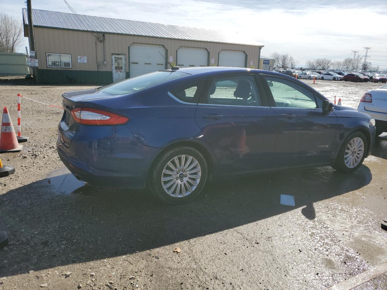 Photo 2 VIN: 3FA6P0LU4GR126432 - FORD FUSION 