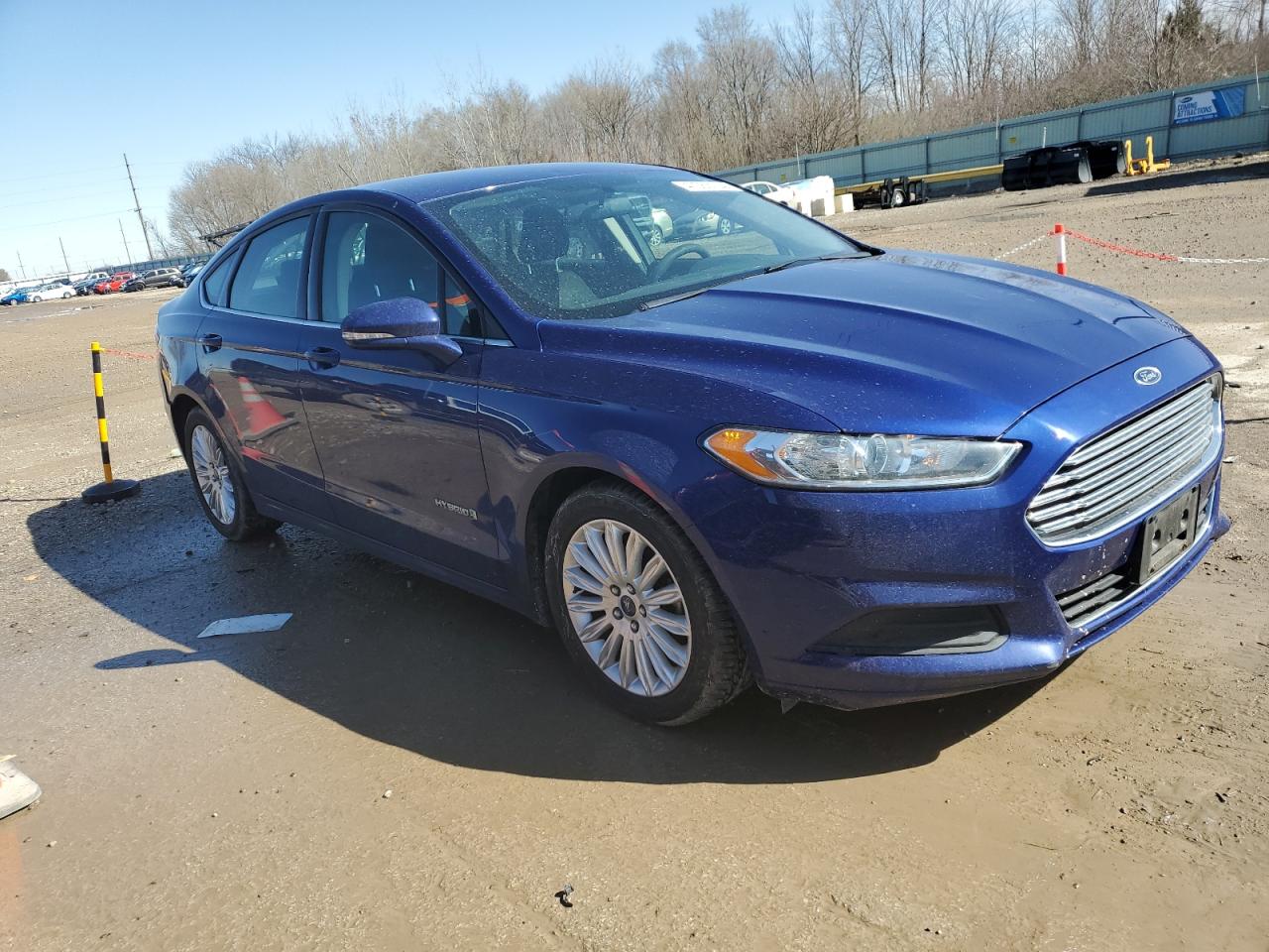 Photo 3 VIN: 3FA6P0LU4GR126432 - FORD FUSION 