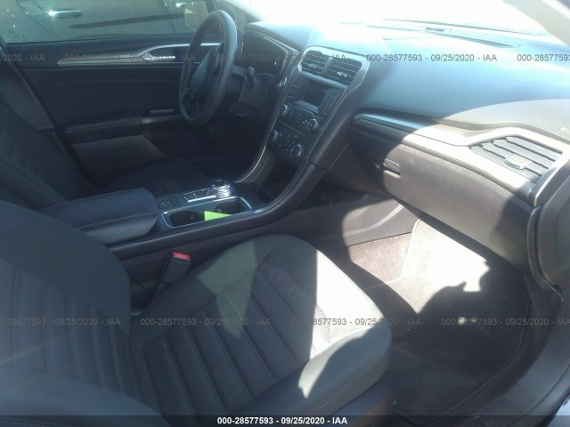 Photo 4 VIN: 3FA6P0LU4HR315325 - FORD FUSION 