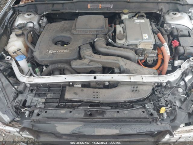 Photo 9 VIN: 3FA6P0LU4HR325675 - FORD FUSION HYBRID 