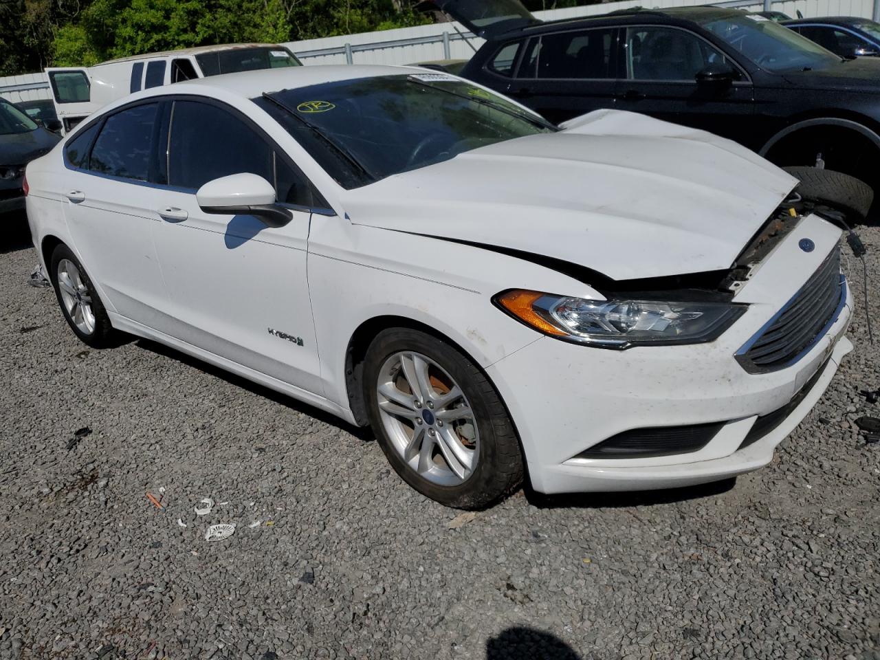 Photo 3 VIN: 3FA6P0LU4JR157641 - FORD FUSION 