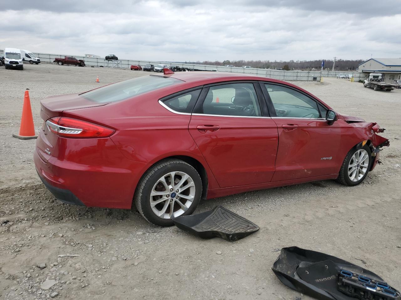 Photo 2 VIN: 3FA6P0LU4KR188003 - FORD FUSION 