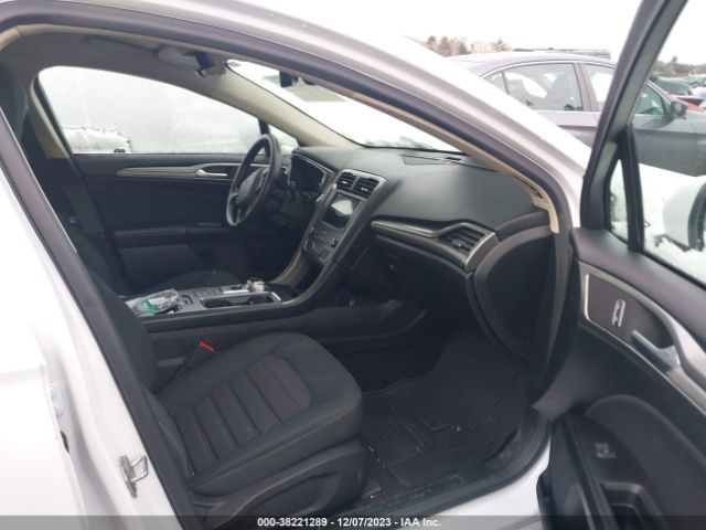 Photo 4 VIN: 3FA6P0LU4LR121239 - FORD FUSION 