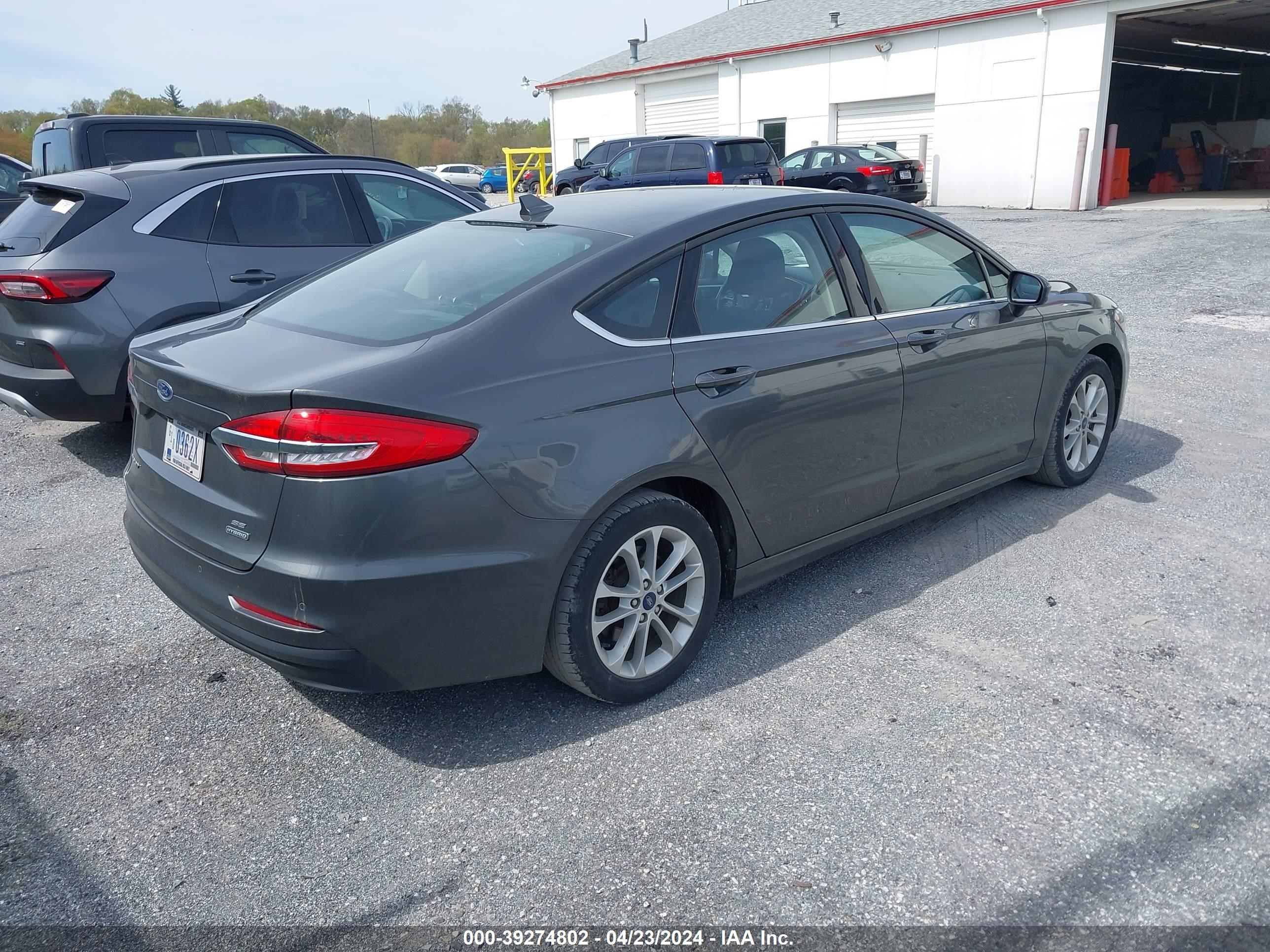 Photo 3 VIN: 3FA6P0LU4LR197009 - FORD FUSION 