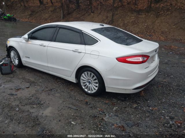 Photo 2 VIN: 3FA6P0LU5FR288343 - FORD FUSION 