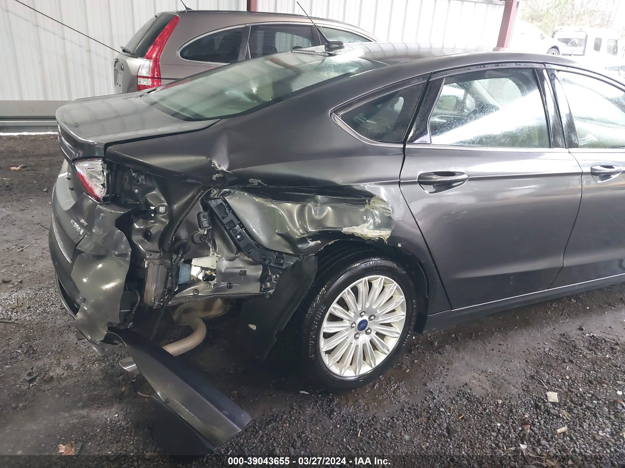 Photo 5 VIN: 3FA6P0LU5GR377766 - FORD FUSION 