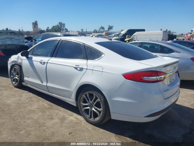 Photo 2 VIN: 3FA6P0LU5HR285526 - FORD FUSION 