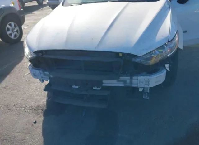 Photo 5 VIN: 3FA6P0LU5HR324275 - FORD FUSION 