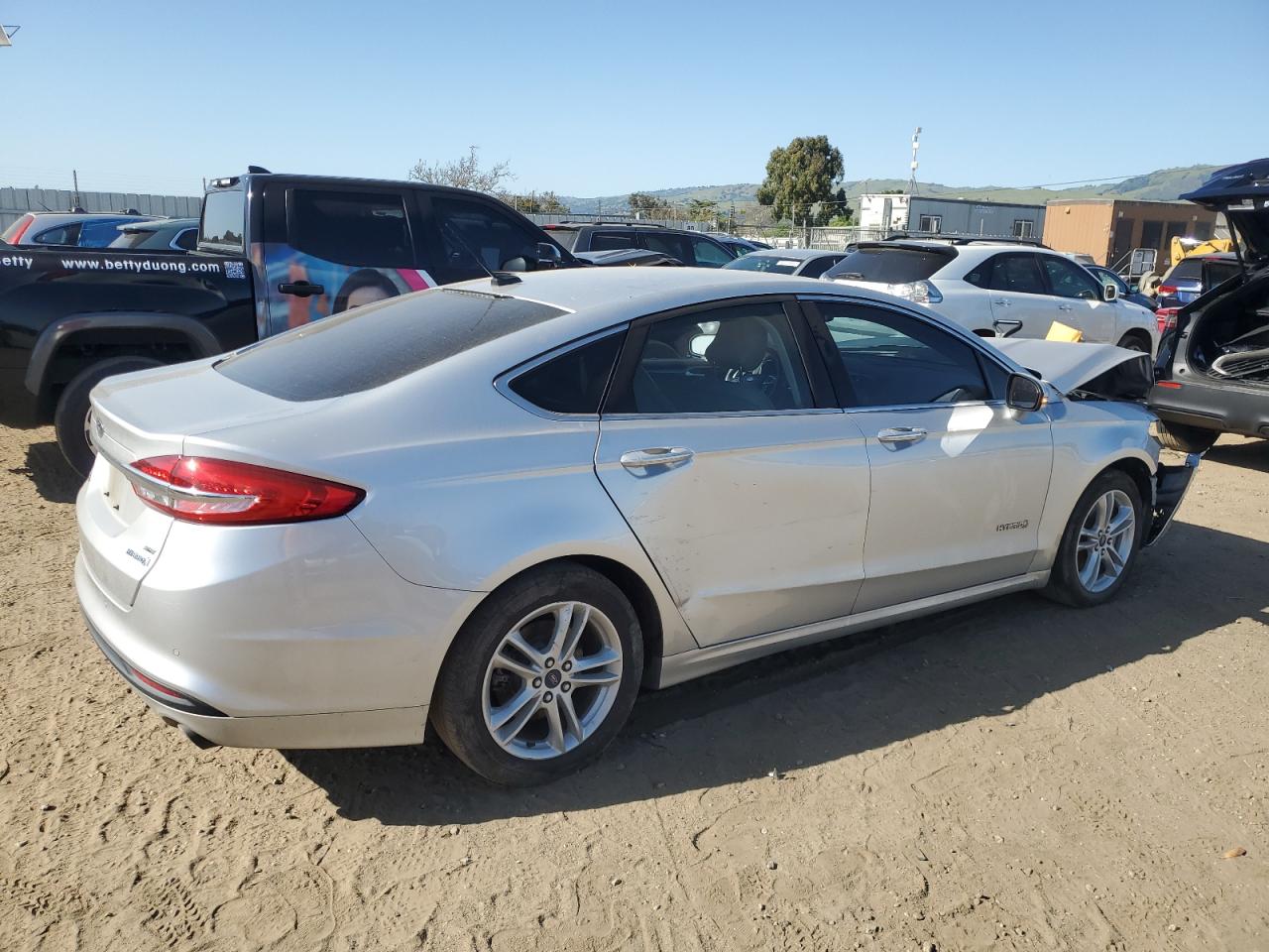 Photo 2 VIN: 3FA6P0LU5JR171077 - FORD FUSION 