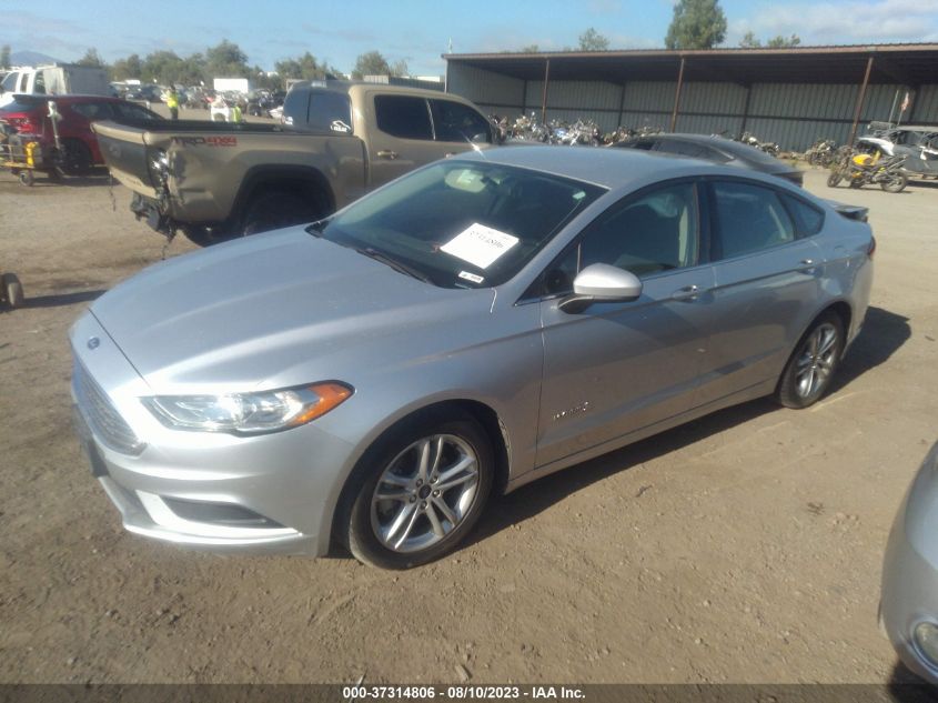 Photo 1 VIN: 3FA6P0LU5JR221590 - FORD FUSION 