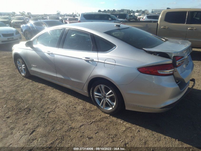 Photo 2 VIN: 3FA6P0LU5JR221590 - FORD FUSION 