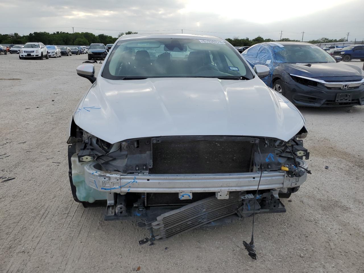 Photo 4 VIN: 3FA6P0LU5KR180279 - FORD FUSION 