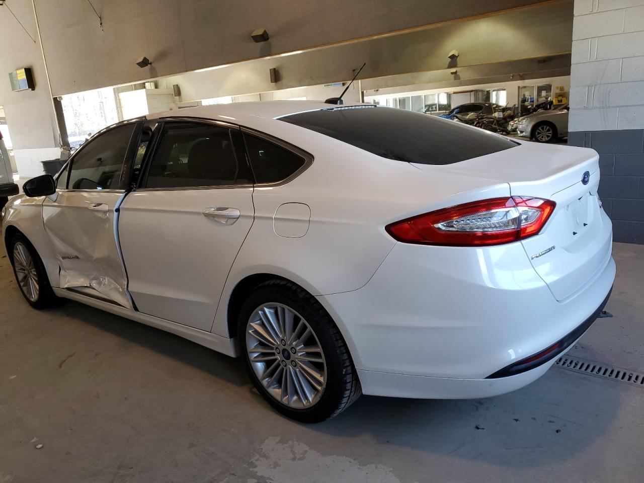 Photo 1 VIN: 3FA6P0LU6DR302392 - FORD FUSION 