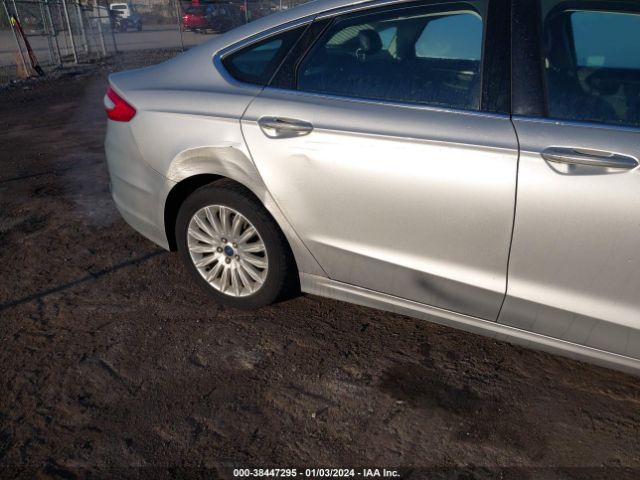 Photo 5 VIN: 3FA6P0LU6FR308633 - FORD FUSION HYBRID 