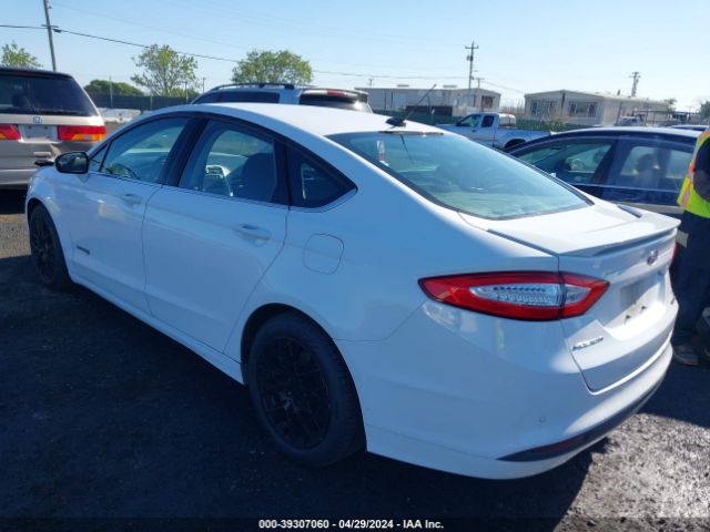 Photo 2 VIN: 3FA6P0LU6GR342816 - FORD FUSION 