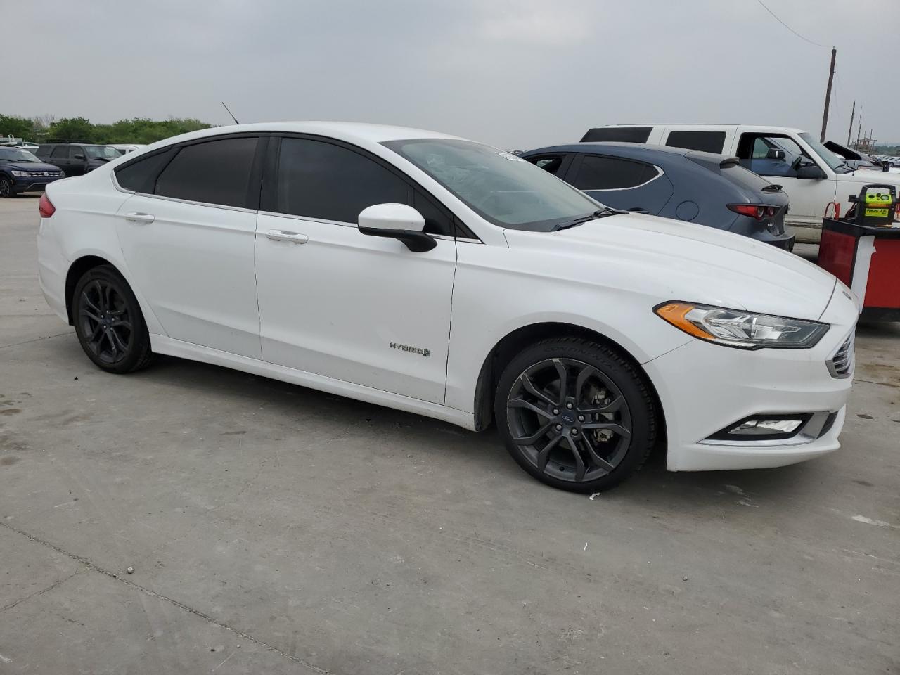 Photo 3 VIN: 3FA6P0LU6JR249186 - FORD FUSION 