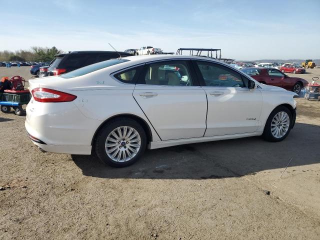 Photo 2 VIN: 3FA6P0LU7FR255733 - FORD FUSION 