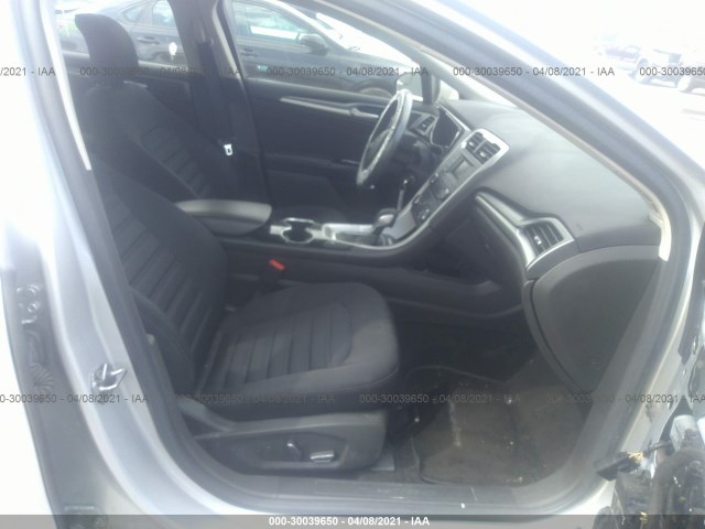 Photo 4 VIN: 3FA6P0LU7GR388879 - FORD FUSION 