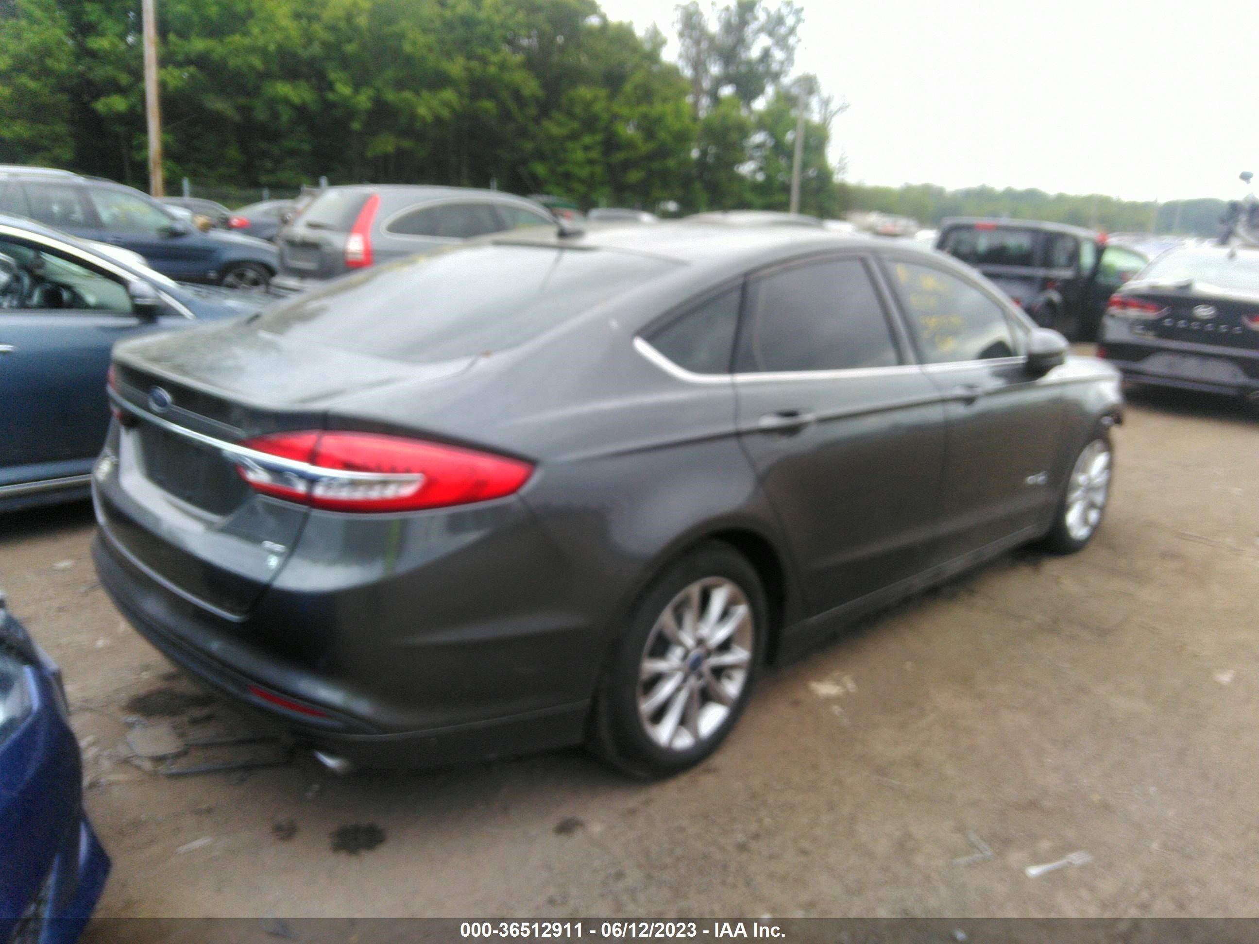 Photo 3 VIN: 3FA6P0LU7HR114065 - FORD FUSION 