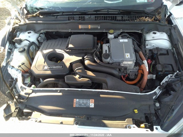 Photo 9 VIN: 3FA6P0LU7JR124830 - FORD FUSION HYBRID 