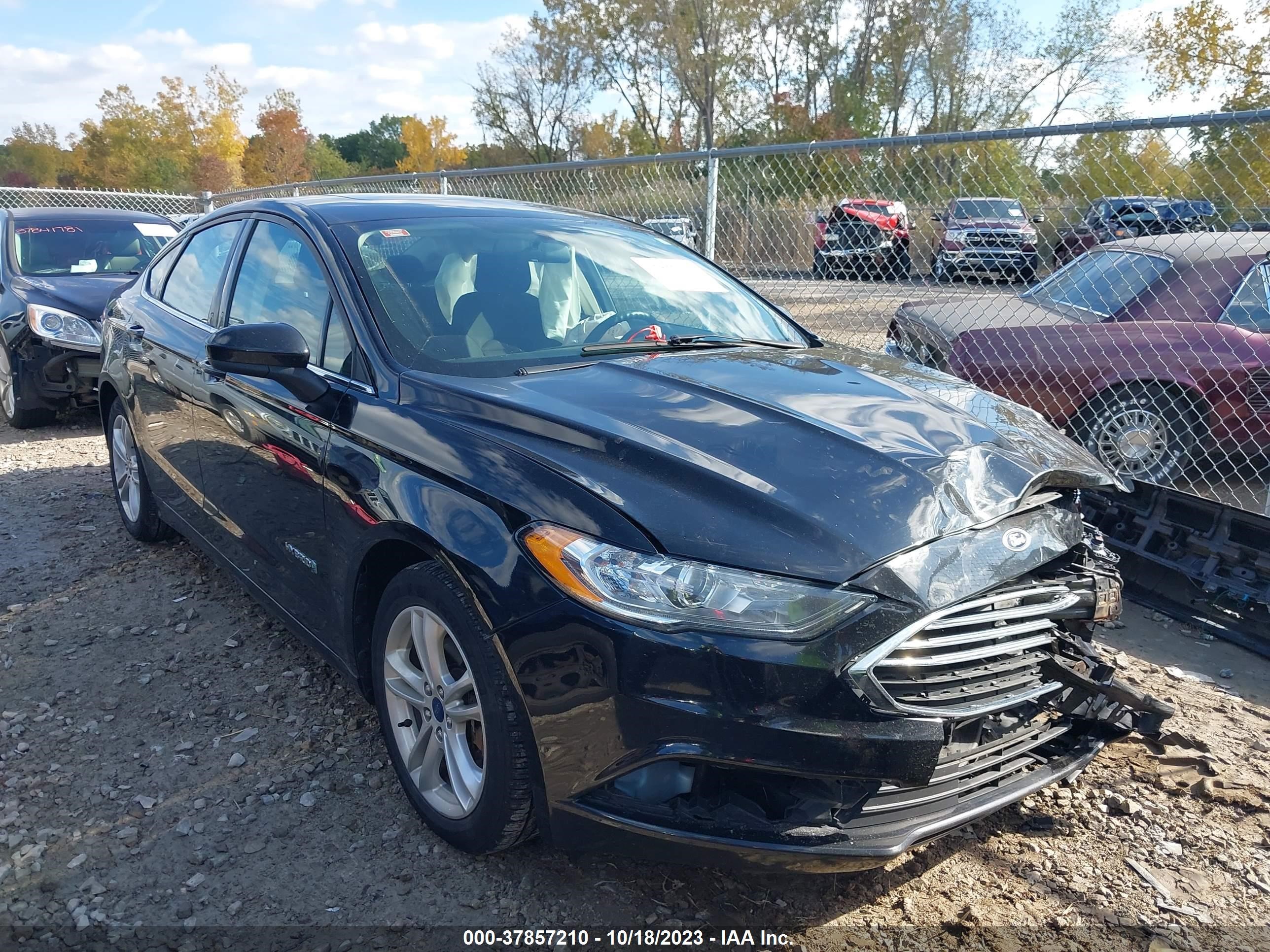 Photo 12 VIN: 3FA6P0LU7JR138257 - FORD FUSION 