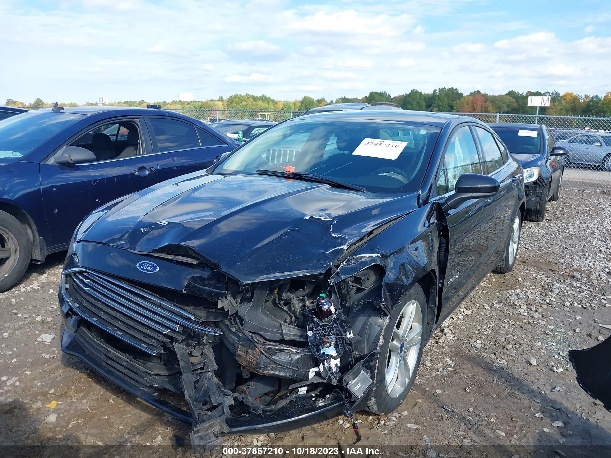 Photo 13 VIN: 3FA6P0LU7JR138257 - FORD FUSION 