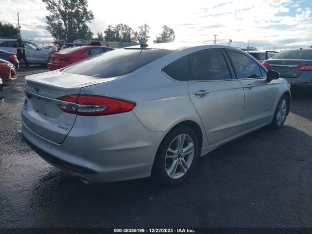 Photo 3 VIN: 3FA6P0LU7JR173123 - FORD FUSION 