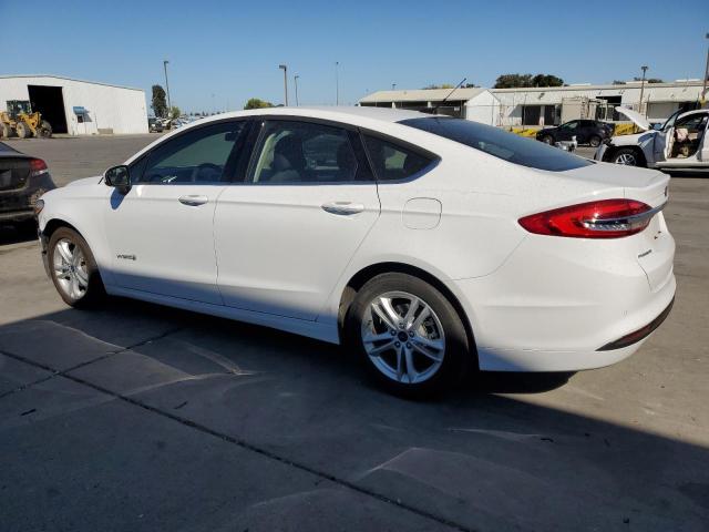 Photo 1 VIN: 3FA6P0LU7JR241288 - FORD FUSION 