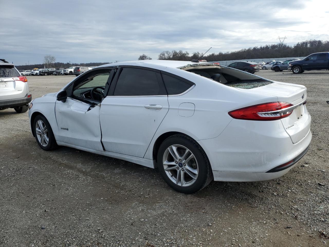 Photo 1 VIN: 3FA6P0LU7JR260570 - FORD FUSION 