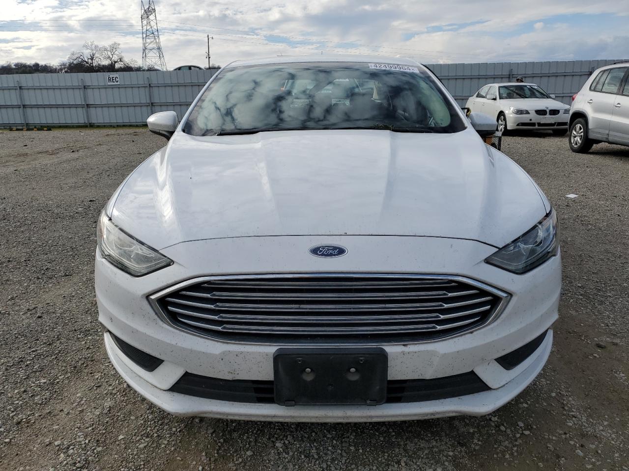 Photo 4 VIN: 3FA6P0LU7JR260570 - FORD FUSION 