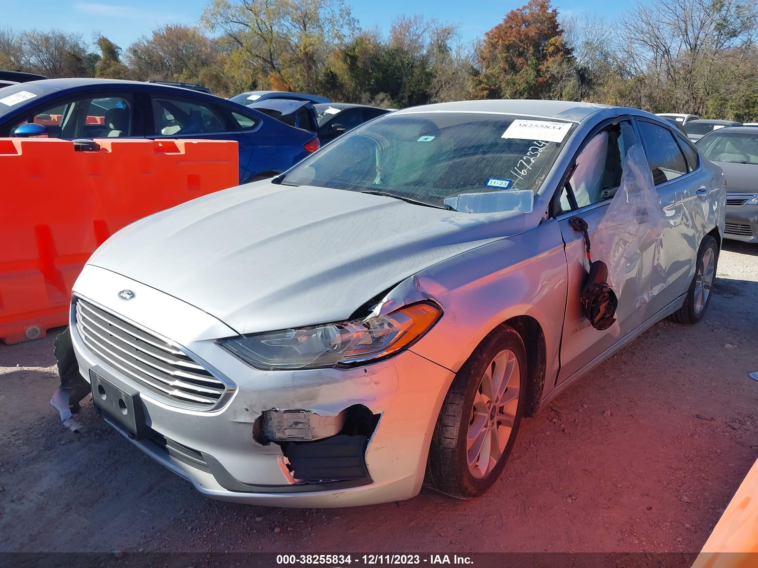 Photo 1 VIN: 3FA6P0LU7KR180848 - FORD FUSION 