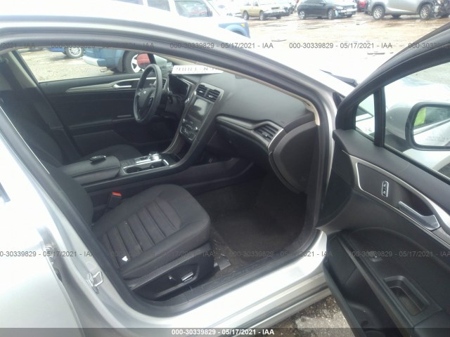 Photo 4 VIN: 3FA6P0LU7KR207482 - FORD FUSION HYBRID 