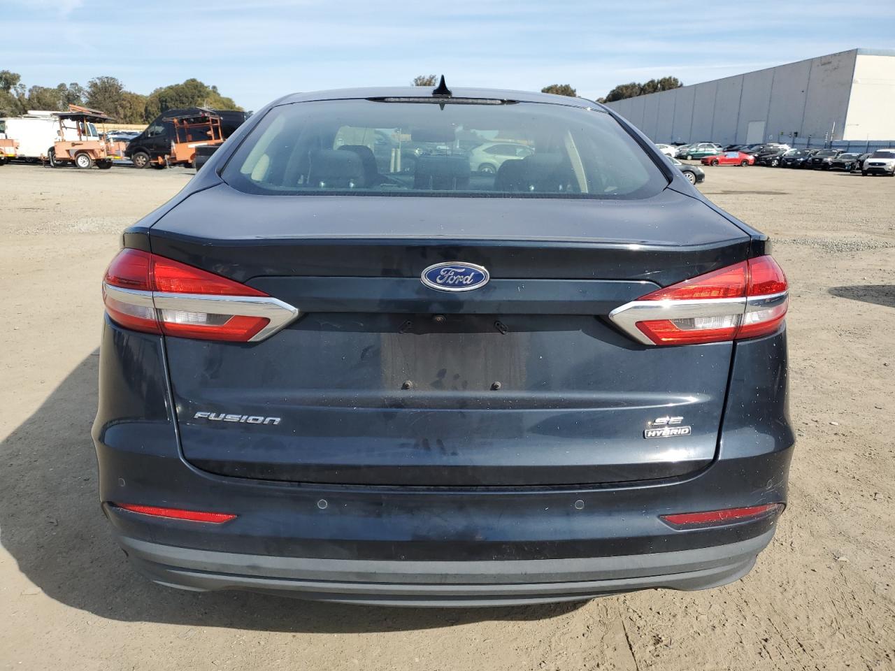 Photo 5 VIN: 3FA6P0LU7LR127052 - FORD FUSION 