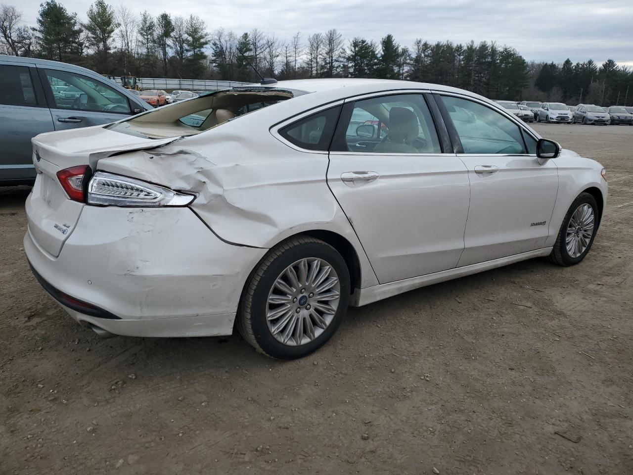 Photo 2 VIN: 3FA6P0LU8DR233284 - FORD FUSION 