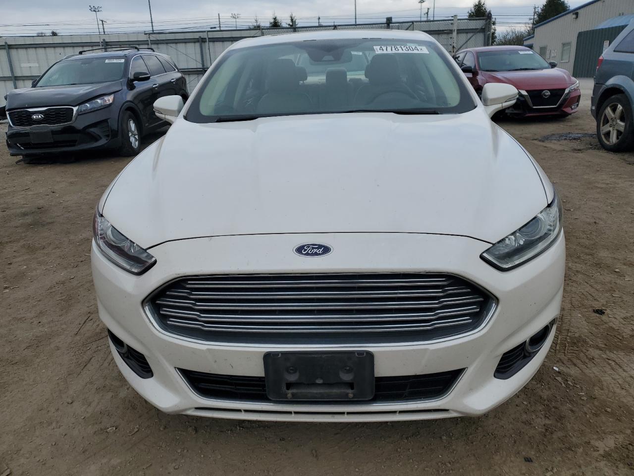 Photo 4 VIN: 3FA6P0LU8DR233284 - FORD FUSION 