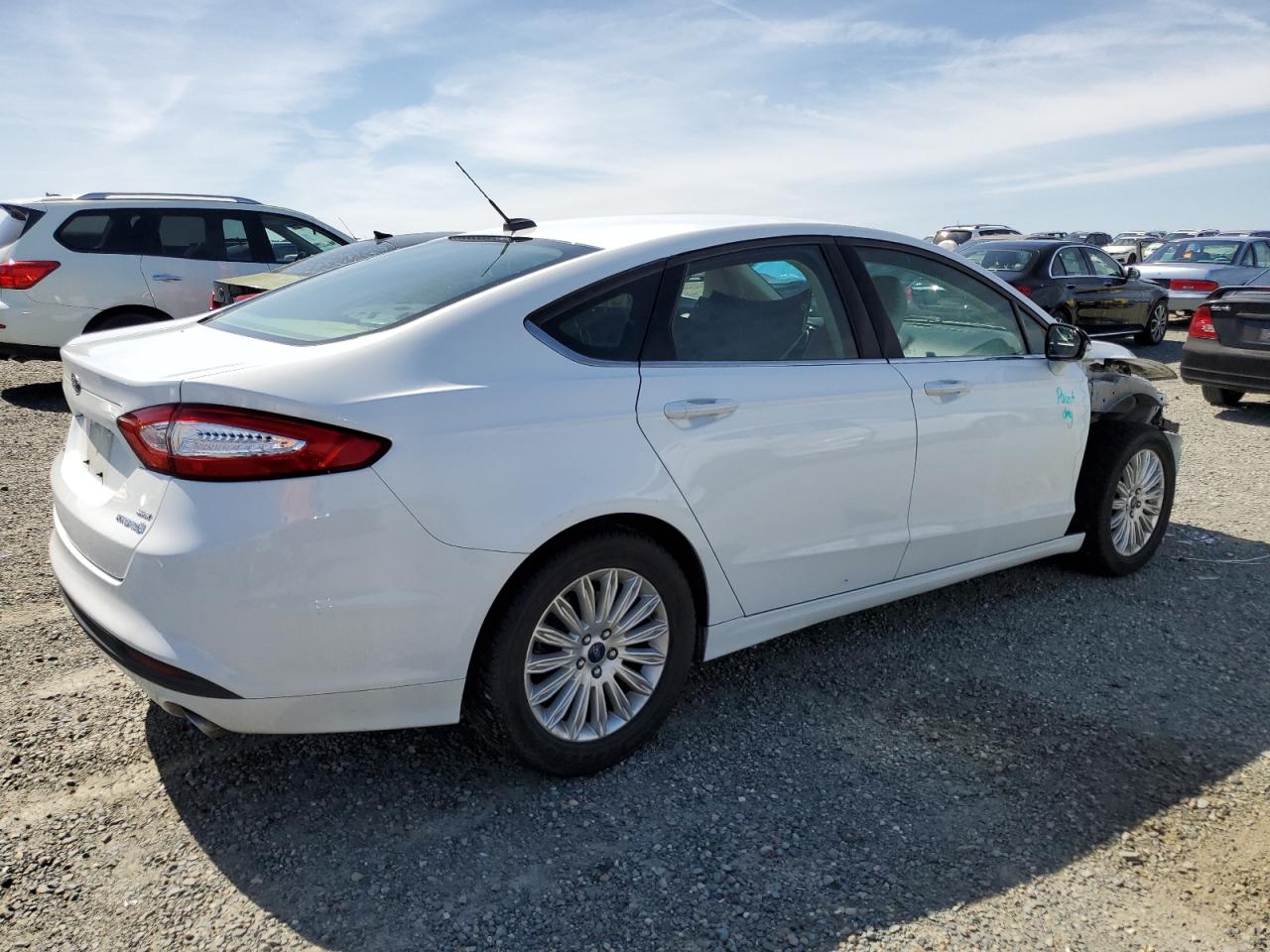 Photo 2 VIN: 3FA6P0LU8ER228264 - FORD FUSION 