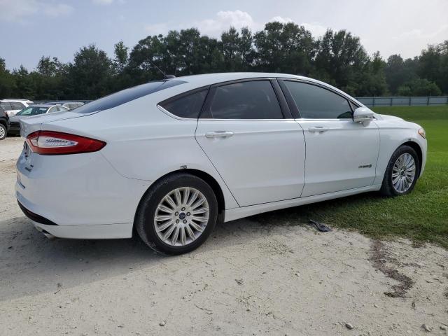 Photo 2 VIN: 3FA6P0LU8GR208339 - FORD FUSION 