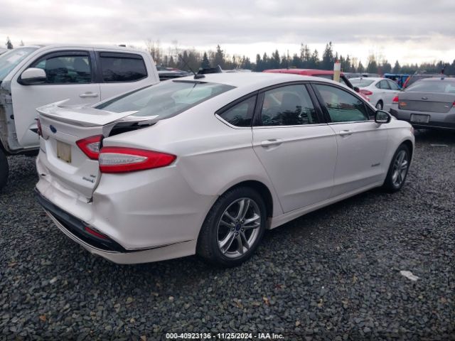 Photo 3 VIN: 3FA6P0LU8GR405172 - FORD FUSION 