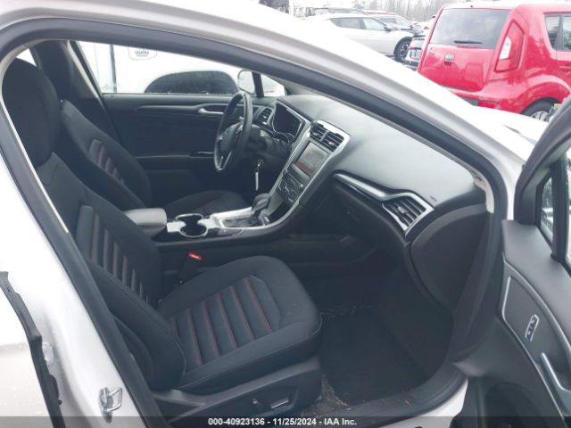 Photo 4 VIN: 3FA6P0LU8GR405172 - FORD FUSION 