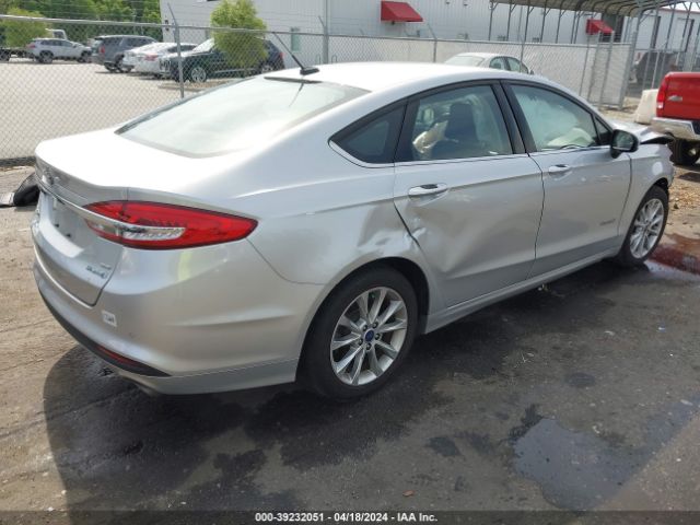 Photo 3 VIN: 3FA6P0LU8HR256828 - FORD FUSION HYBRID 