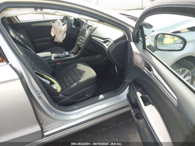 Photo 4 VIN: 3FA6P0LU8HR256828 - FORD FUSION HYBRID 