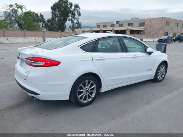 Photo 3 VIN: 3FA6P0LU8HR386852 - FORD FUSION HYBRID 