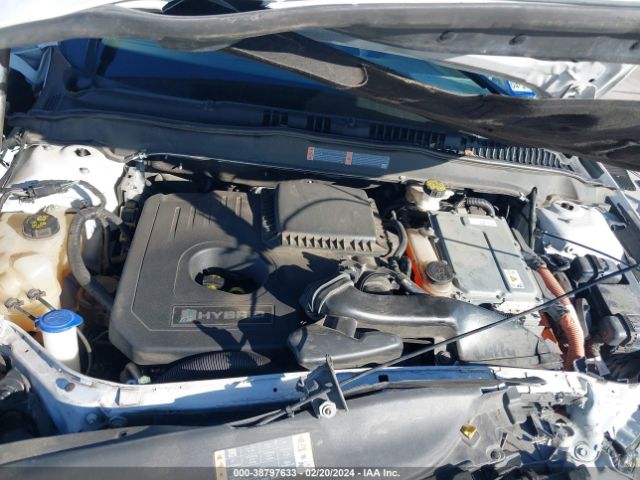 Photo 9 VIN: 3FA6P0LU8JR162020 - FORD FUSION HYBRID 