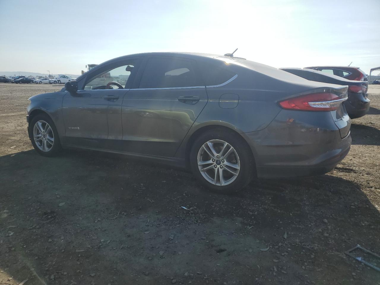 Photo 1 VIN: 3FA6P0LU8JR281377 - FORD FUSION 