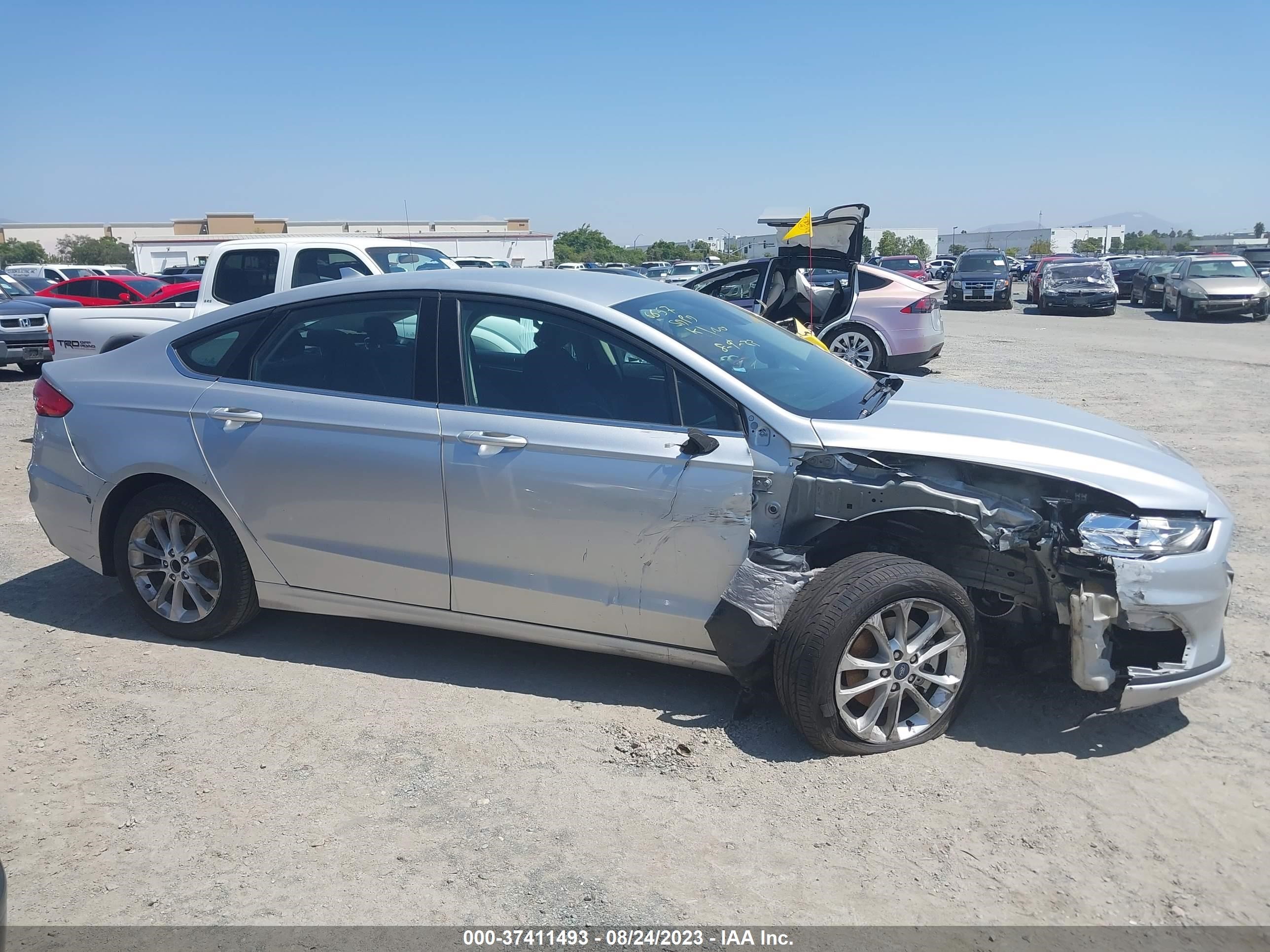 Photo 13 VIN: 3FA6P0LU8KR200718 - FORD FUSION 