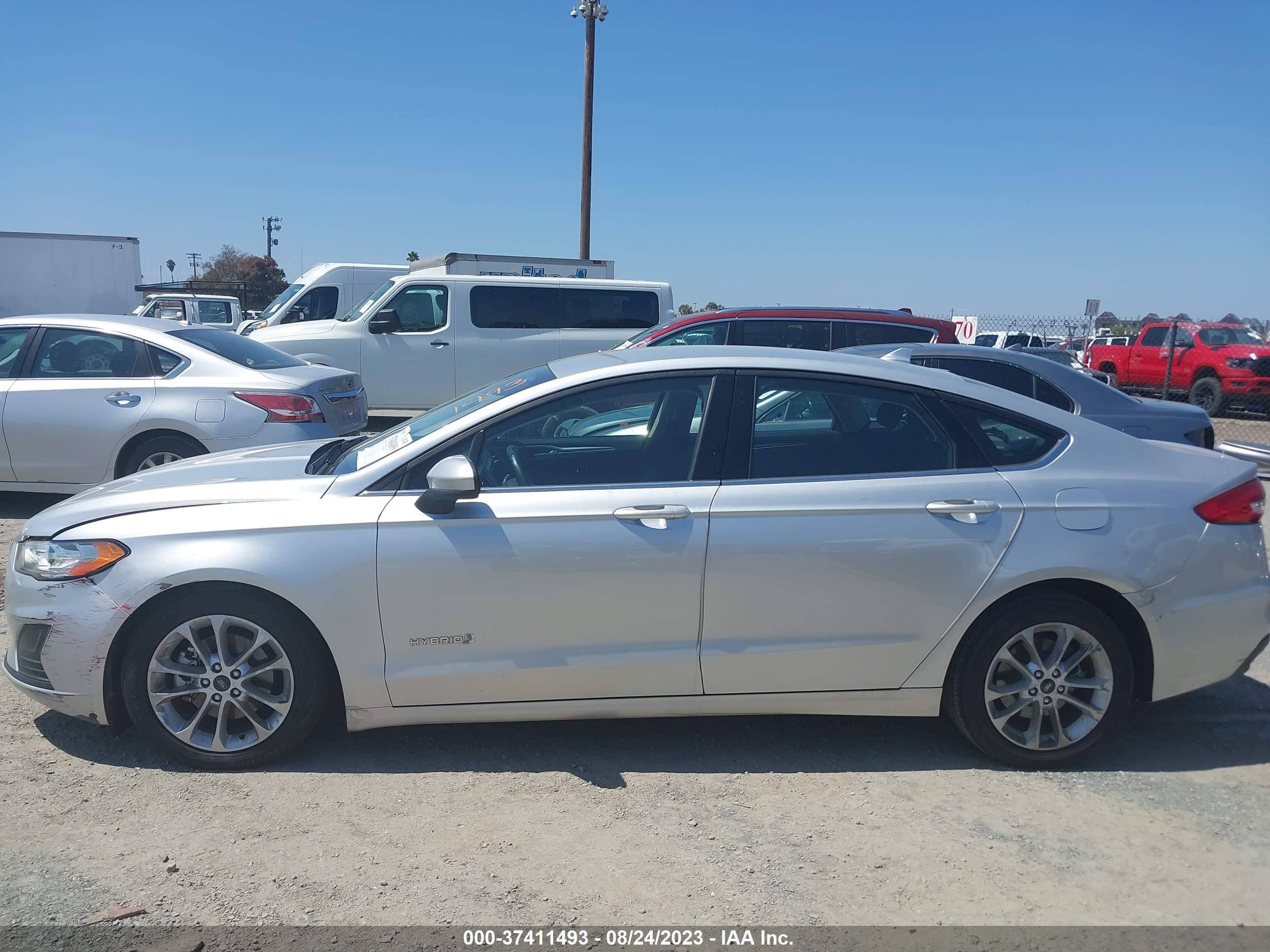 Photo 14 VIN: 3FA6P0LU8KR200718 - FORD FUSION 