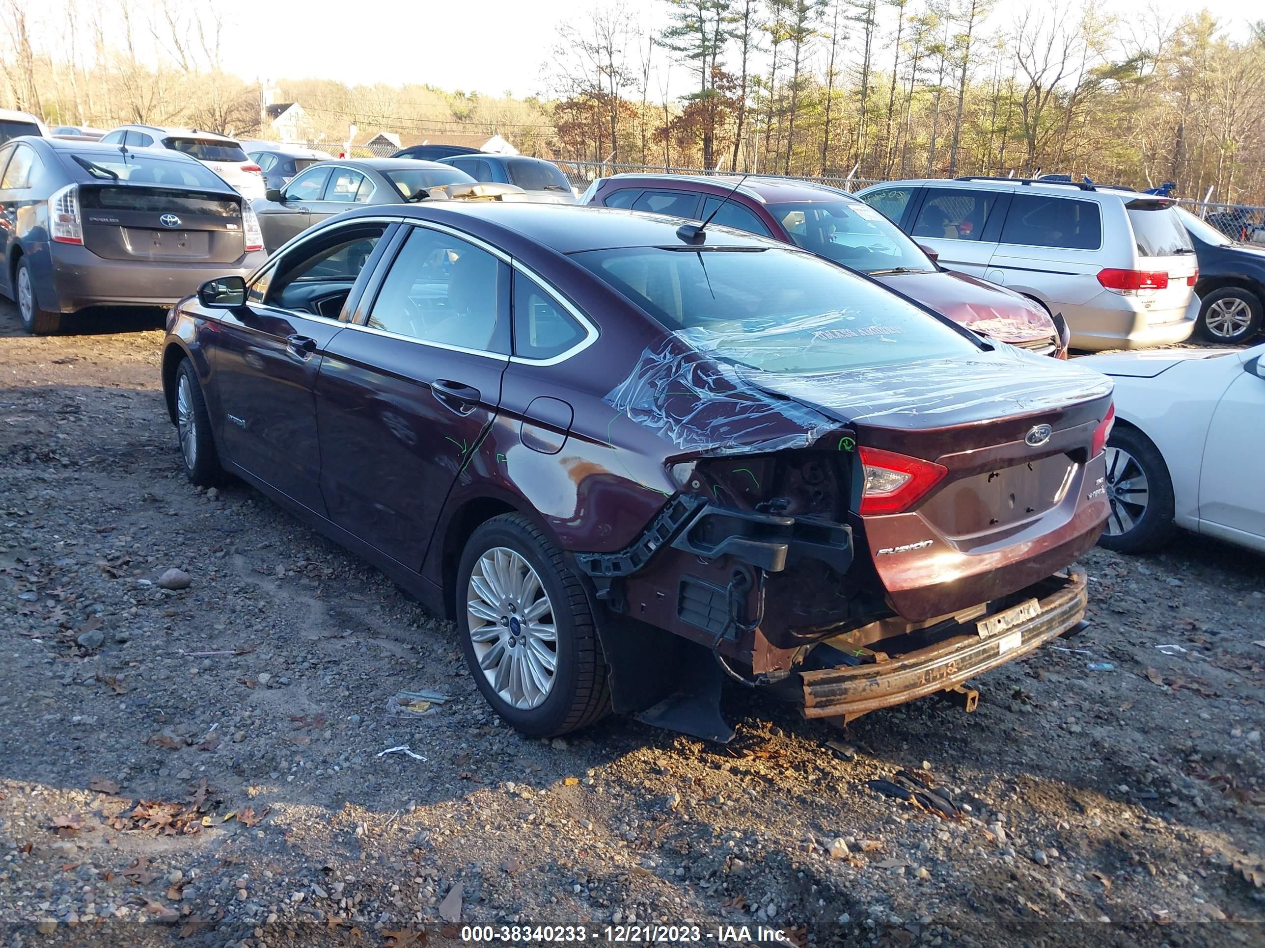 Photo 2 VIN: 3FA6P0LU9DR224173 - FORD FUSION 