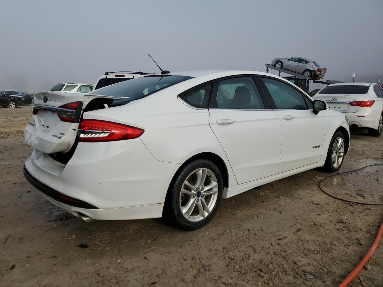 Photo 2 VIN: 3FA6P0LU9JR226291 - FORD FUSION 